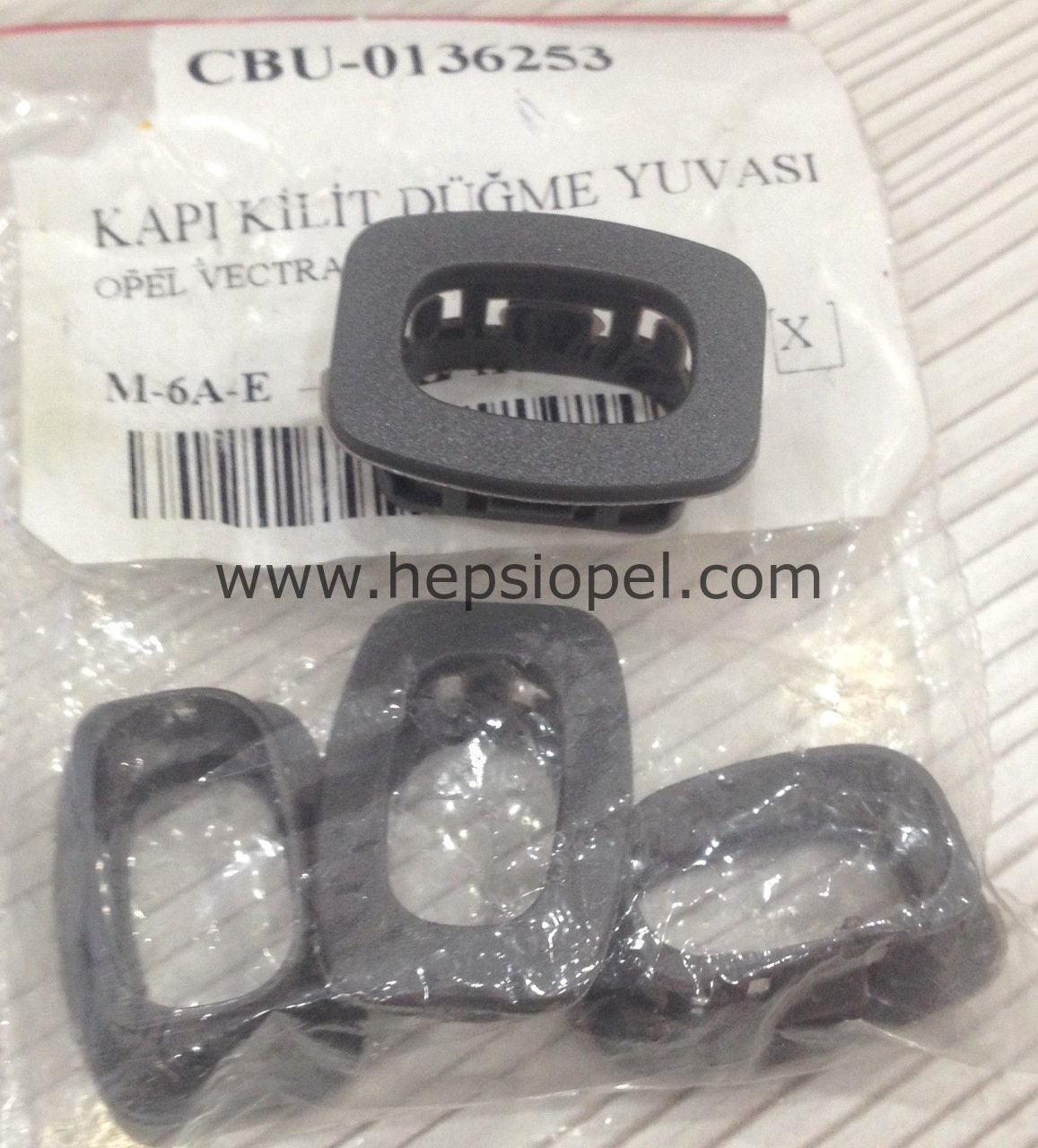 Opel Vectra A Kapı Kilit Buton Çerçevesi